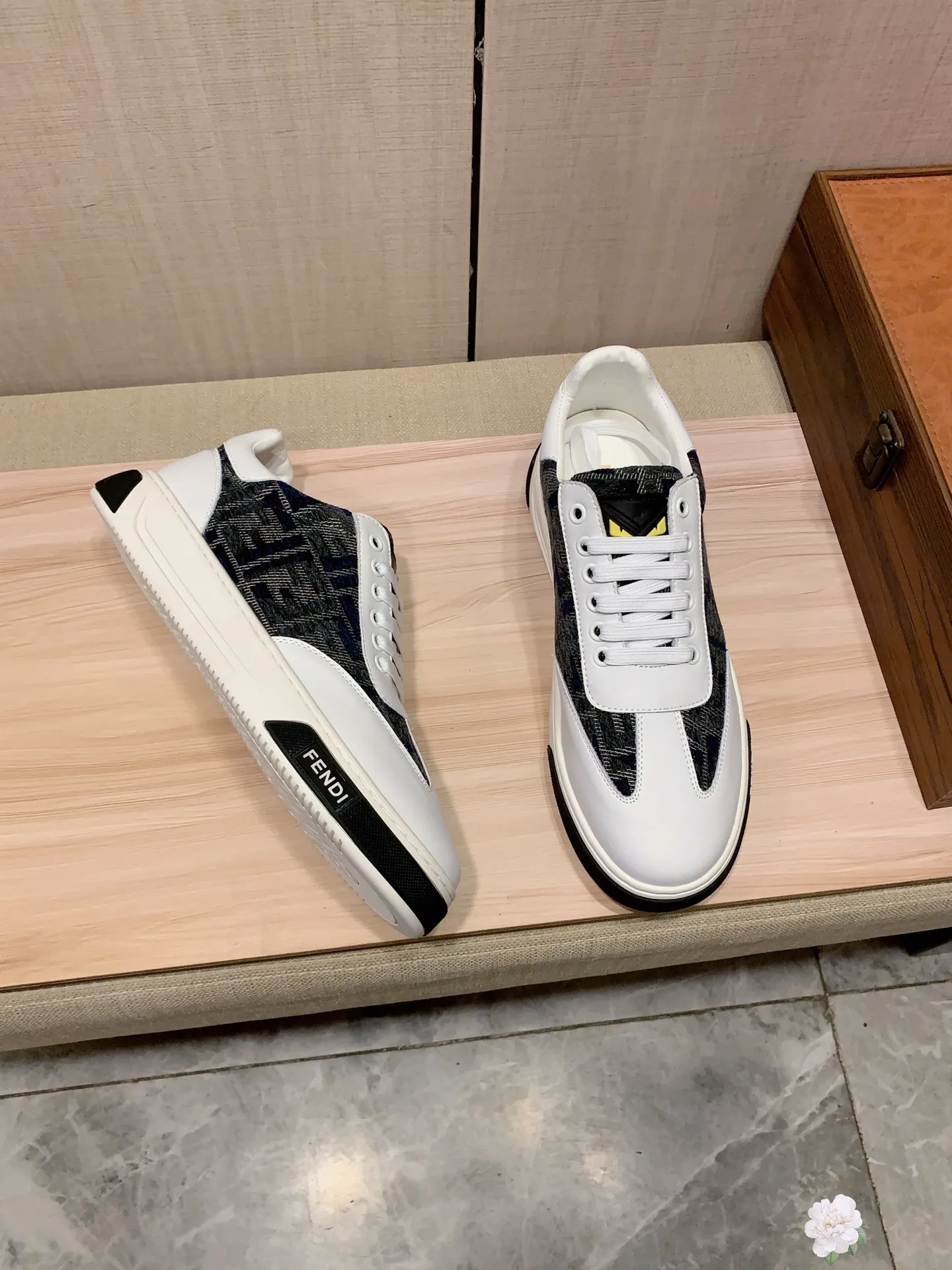 Men's men's shoes 💰420💰💰🎩🎩[Lightning][Lightning] "FENDI*" The latest and most popular casual shoes, top brand [Seduce] luxury ~ purchasing agent, top quality ~. [Strong] The upper is made of imported breathable cowhide with material ➕ breathable sheepskin feet (•) and fine workmanship. The original stylish and stylish soft rubber wear-resistant and non-slip outsole is light and comfortable on the feet. The real thing looks better when photographed in person. 0099: code: 38-44, 4️⃣ colors selected